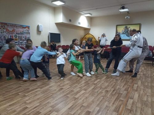 «Игелекле йөрәк» РОО волонтерлары Норлат балалар йортында тәрбияләнүчеләр өчен космик сәяхәт оештырды