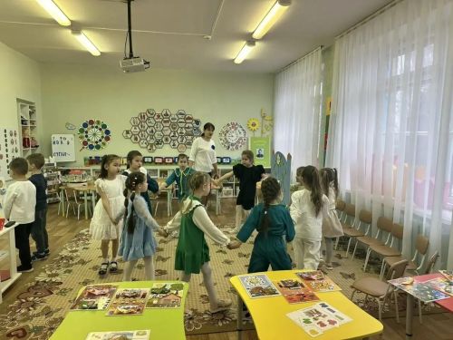 Татарстан Республикасы Дәүләт Советы депутаты Осиново гимназиясендә һәм «Күкчәчәкләр» балалар бакчасында булды