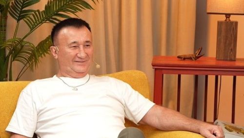 Марат Яруллин Ринат Рахматуллинның җырын сатып алган