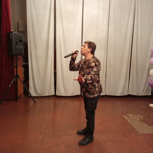 Тау Илендә «Бәхет, әнкәй, өйдә син булу» дип исемләнгән бәйрәм концерты узды