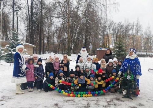 «Авангард» паркында Яңа елга багышланган күңелле тамашалар башланды
