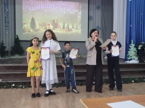 Шәһәребезнең 7 нче лицеенда Яңа ел атнасы башланды