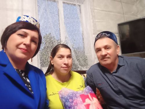 Акъегет авылында физик мөмкинлекләре чикле авылдашларның күңелен күргәннәр