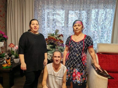 Олы Шырдан авылында физик мөмкинлекләре чикле кешеләргә күчтәнәчләр өләштеләр