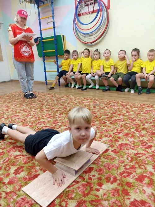 «Кояшкай» балалар бакчасы тәрбияләнүчеләре ГТО нормативлары тапшырды