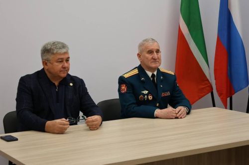 Яшел Үзәндә МХОда һәлак булган сугышчыларның гаиләләренә дәүләт бүләкләре тапшырылды