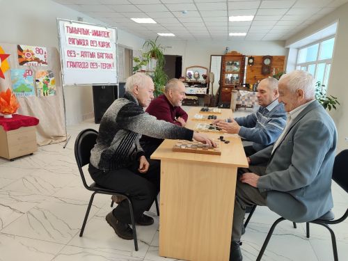 Яшел Үзәннең Бишнә авылы мәдәният йортында шашка ярышы уздырганнар