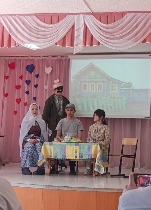 Яшел Үзәннең Әйшә гимназиясендә Халыкара туган телләр көнен билгеләделәр
