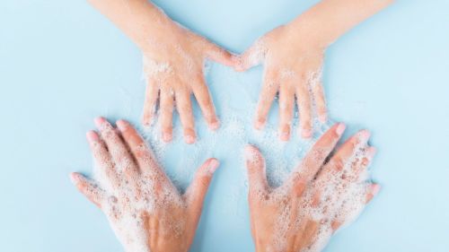 Кулларны сабын белән юа белергә кирәк
