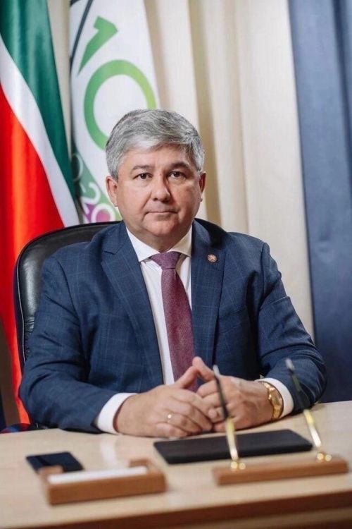 Михаил Афанасьев яшел үзәнлеләрне Ватанны саклаучылар көне белән котлады