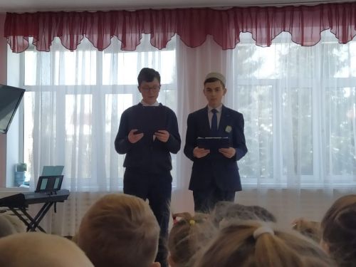 Яшел Үзәннең Әйшә авылы гимназиясе укучылары балалар бакчасында «Туган телем – назлы телем» дигән музыкаль чара оештырган