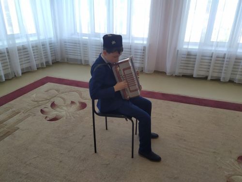 Яшел Үзәннең Әйшә авылы гимназиясе укучылары балалар бакчасында «Туган телем – назлы телем» дигән музыкаль чара оештырган