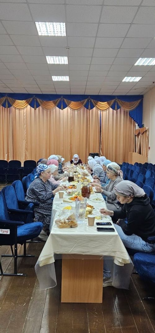 Яшел Үзән районы Карагуҗа авылы мәдәният йортында хатын-кызлар өчен ифтар оештырдылар