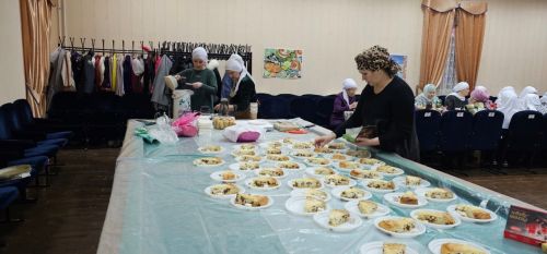 Яшел Үзән районы Карагуҗа авылы мәдәният йортында хатын-кызлар өчен ифтар оештырдылар