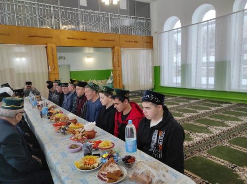 Яшел Үзән районы Бишнә авылы мәчетендә ифтар ашы узды