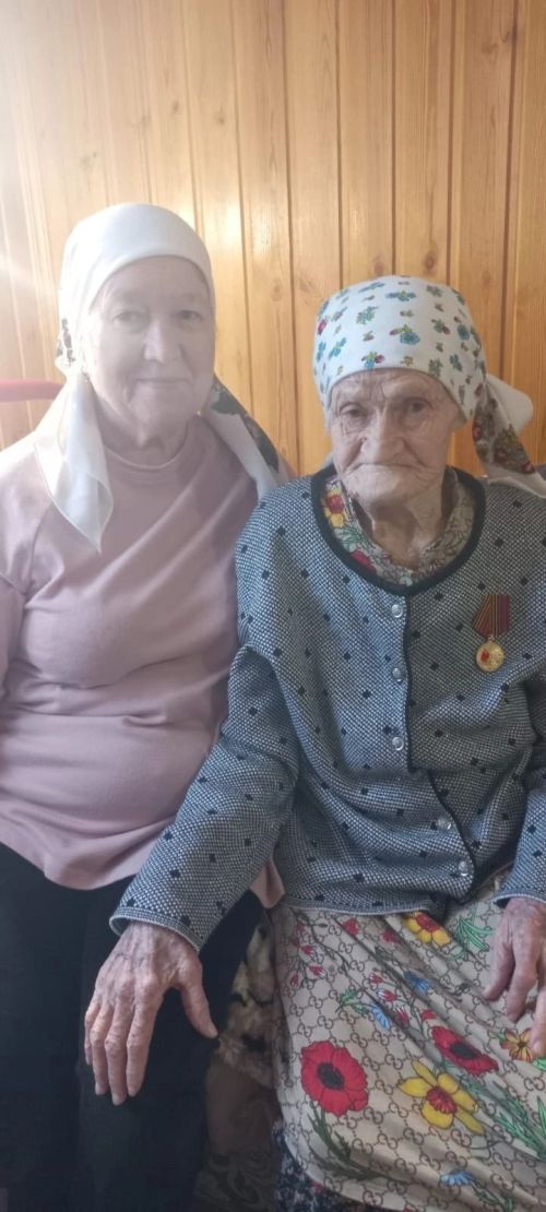 Яшел Үзән районы Уразлы авылында гомер итүче тыл ветераннарына медальләр тапшырылды