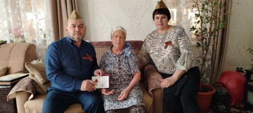 Урысбага авыл җирлегендә 7 тыл ветеранын котладылар