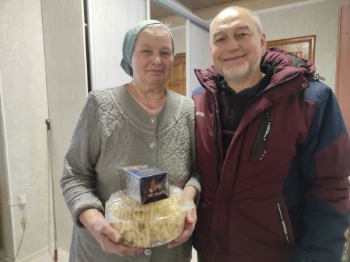 Яшел Үзән районы Бишнә авылында МХО катнашучыларның әниләрен, дәү әниләрен 8 март бәйрәме белән котладылар