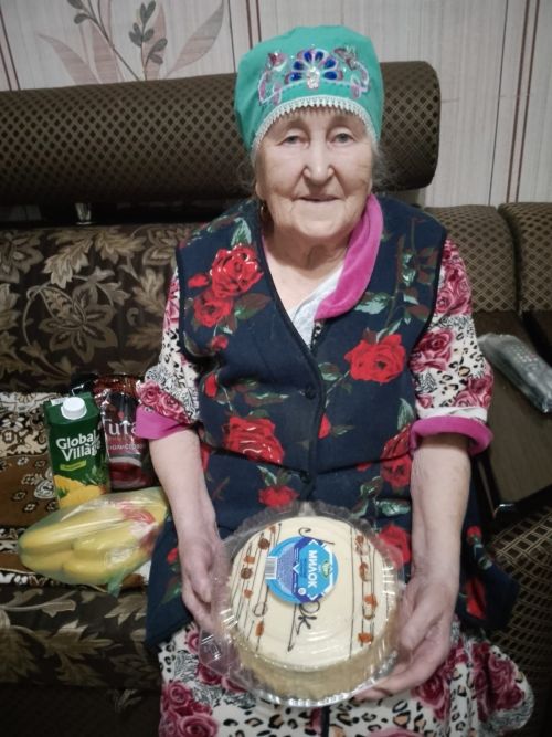 Яшел Үзән районы Бишнә авылында МХО катнашучыларның әниләрен, дәү әниләрен 8 март бәйрәме белән котладылар