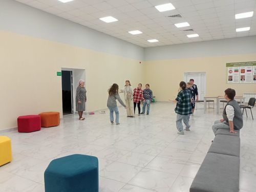 Олы Ачасыр мәдәният йортында балалар белән «Сәламәт яшим дисәң...» дигән исем астында төрле уеннар үткәрелгән