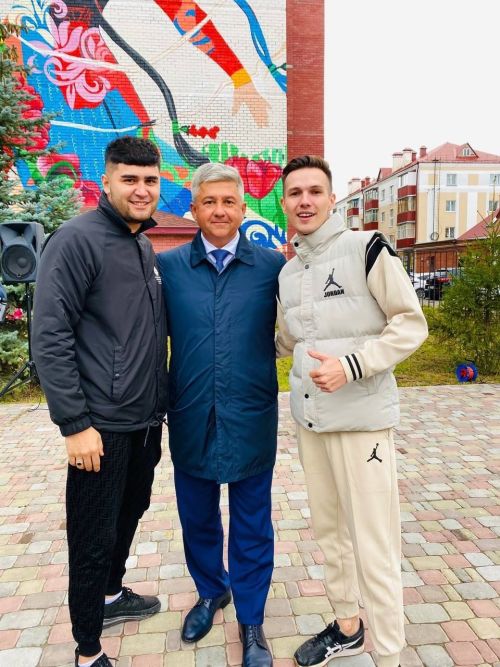 Яшел Үзәндә милли рухлы, талантлы егетләребез бар! Илнар Гүзәл Уразова төркемендә эшли