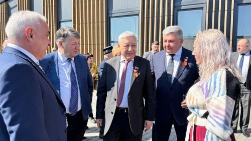 Яшел Үзәндә  «Бердәм РОССИЯ» партиясенең күчмә утырышы уза