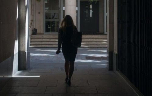 Яшүсмерләр 50 яшьлек хатын-кызга һөҗүм иткән