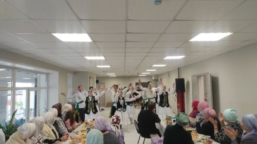 Бишнә мәдәният йортында сугыш чоры балалары өчен әдәби-музыкаль кичә уздырганнар