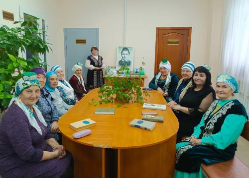 Яшел Үзән районы Олы Яке авылы мәдәният йортында «Нурга төренгән Тукай» исемле шигырь кичәсе узган