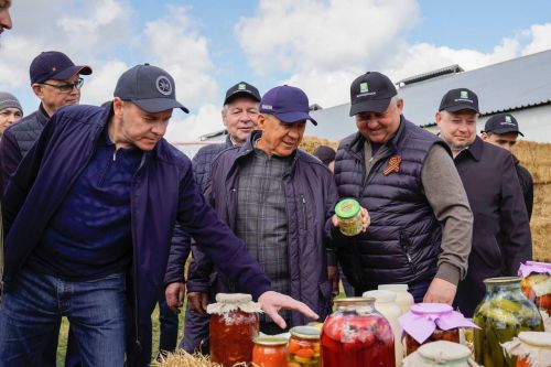 ТР Рәисе Яшел Үзәндә: Авыл хуҗалыгына ярдәм итү югары дәрәҗәдә!