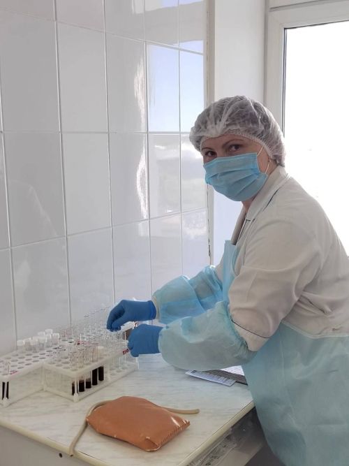 Ак халатлы шәфкать туташларын профессиональ бәйрәмнәре белән котлыйбыз!