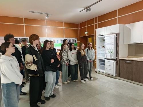Машина төзүчеләр берлегенең Татарстан төбәк бүлеге суыткычлар җитештерү заводына экскурсия оештырды