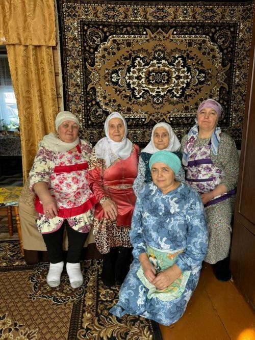65 елдан артык бергә гомер итүче Ганиевлар: «Бер-береңне аңлау, кирәк чакта юл куя белү мөһим»