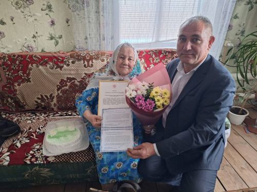 Норлат авылында яшәүче Әлфия Галимҗан кызы 90 яшьлеген каршы алды