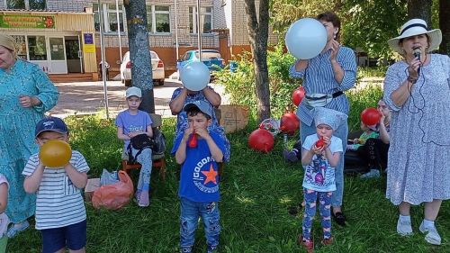Олы Ачасыр авылында Халыкара балаларны яклау көнен билгеләп үттеләр