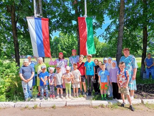 Олы Ачасыр авылында Халыкара балаларны яклау көнен билгеләп үттеләр