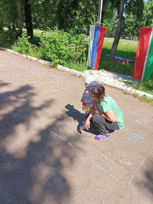 Олы Ачасыр авылында Халыкара балаларны яклау көнен билгеләп үттеләр