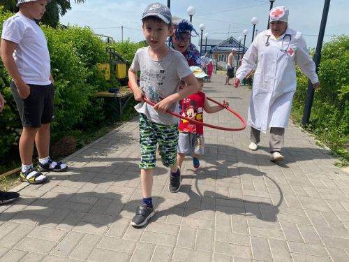 Татар Танае авылы мәдәният йорты территориясендә «Күңелле балачак» дип аталган чара узды