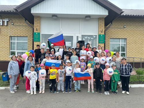 Россия көне уңаеннан Норлатта балалар өчен бәйрәм оештырдылар