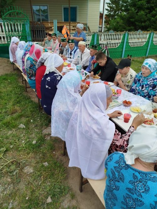 Адәм баласы корбан чалып, Аллаһ Тәгалә каршында зур мәртәбә казана