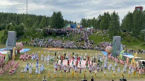 «Азрак халык турында да уйларга кирәктер!»