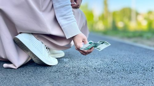 Урамда акча тапсаң, нишләргә? Хәләл банктагы кре­дит гадәти банктагы кредиттан нәрсә белән аерыла?