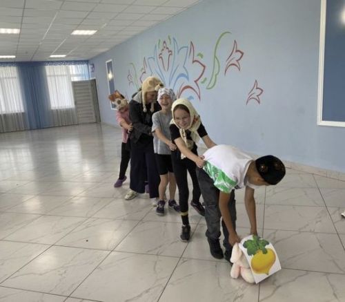 Клуб хезмәткәрләрен гел әрләп тормагыз