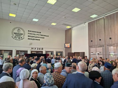 Казанда РФ атказанган табибы, «Сосновый Бор» шифаханәсе җитәкчесе Гатин Фоат Фатыйх улы белән хушлаштылар