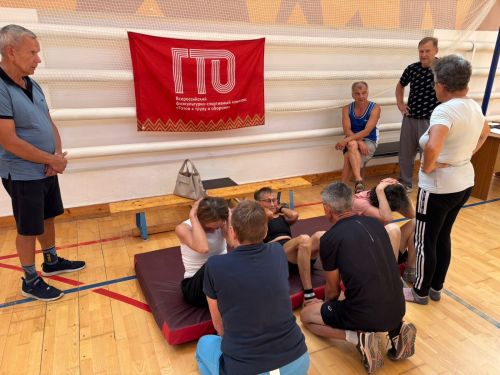 Яшел Үзәндә ГТО төрләре буенча пенсионерлар арасында Россия Спартакиадасында катнашу өчен спортчылар сайладылар