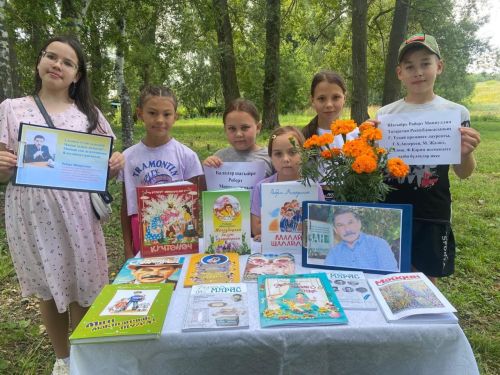 Акъегет авылында «Роберт Миңнуллин безнең күңелебездә» дип исемләнгән искә алу кичәсе үткәрелгән