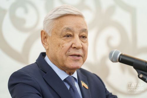 ТР Дәүләт Советы Рәисе Ф.Х. Мөхәммәтшинның  Россия Федерациясе Дәүләт флагы көне уңаеннан котлавы