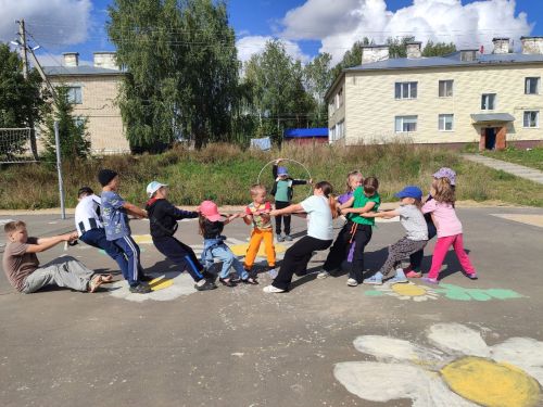 Яшел Үзән районында «Безнең ишегалды» проекты кысаларында урам бәйрәмнәре гөрли
