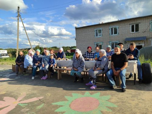 Яшел Үзән районында «Безнең ишегалды» проекты кысаларында урам бәйрәмнәре гөрли