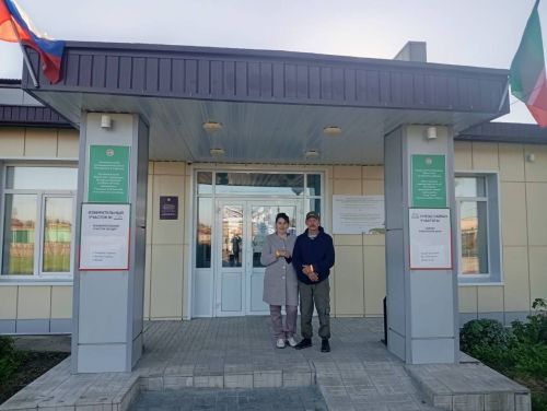Уразовлар гаиләсе Татар Танаенда беренчеләрдән булып тавыш бирде